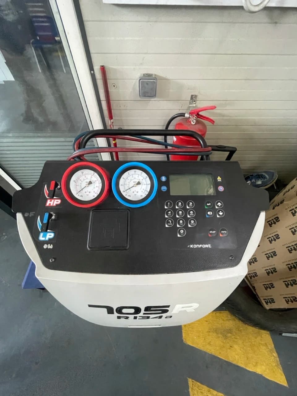 Stație de încărcare cu freon